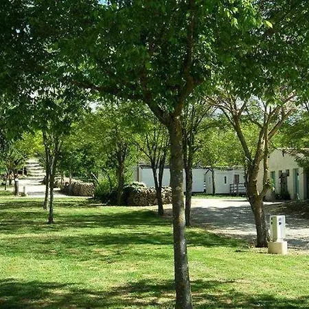 3 Etoiles - Piscine - Ccbbehh Campingplatz Saint-Remeze