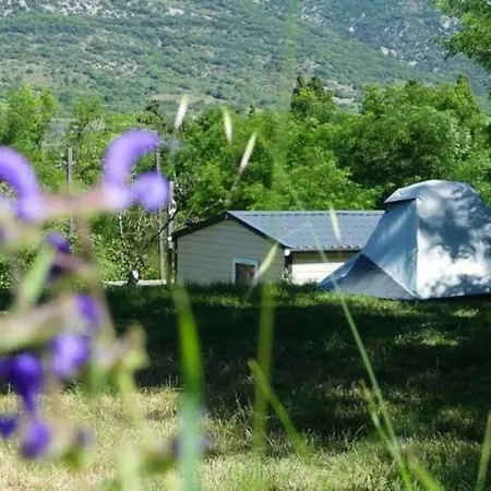 3 Etoiles - Piscine - Ccbbehh Campingplatz Saint-Remeze
